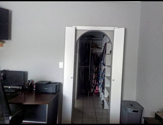 4 BEDROOM FREEHOLD FOR SALE IN GREENHILLS